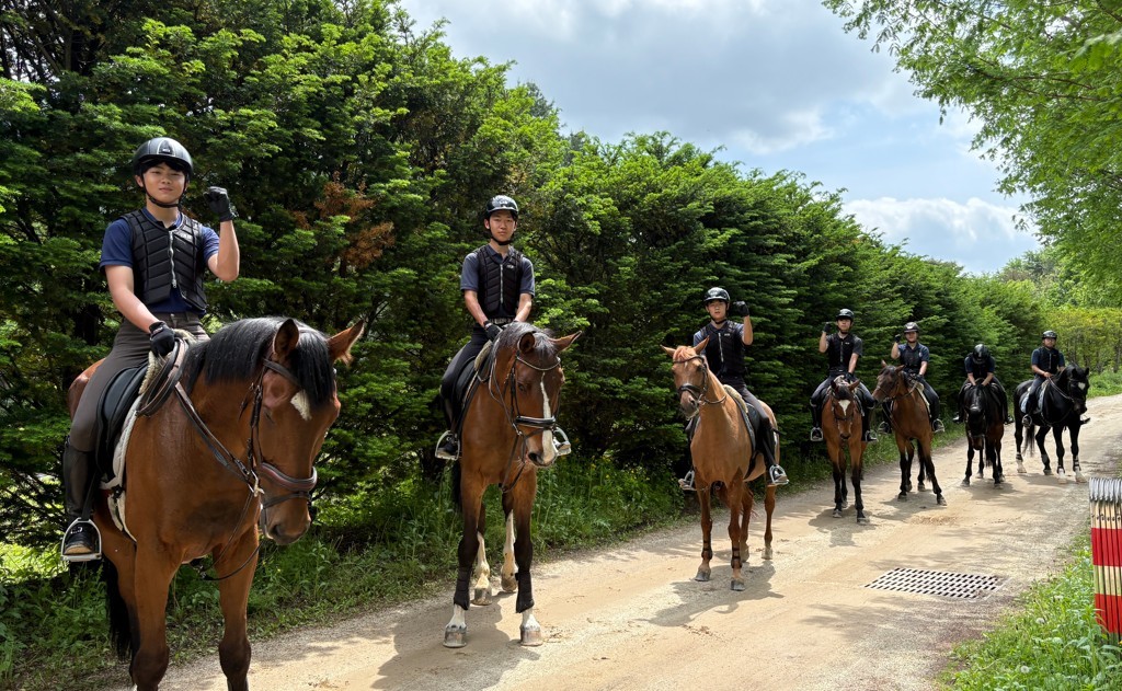 아시아 청소년들 말(馬)로 하나 되어 제주서 달린다  아시아 청소년들 말(馬)로 하나 되어 제주서 달린다